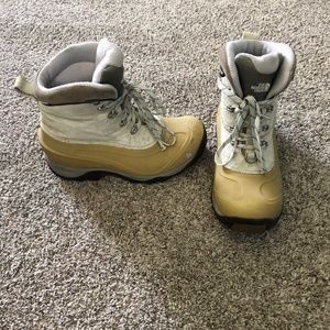 Primaloft snowboots